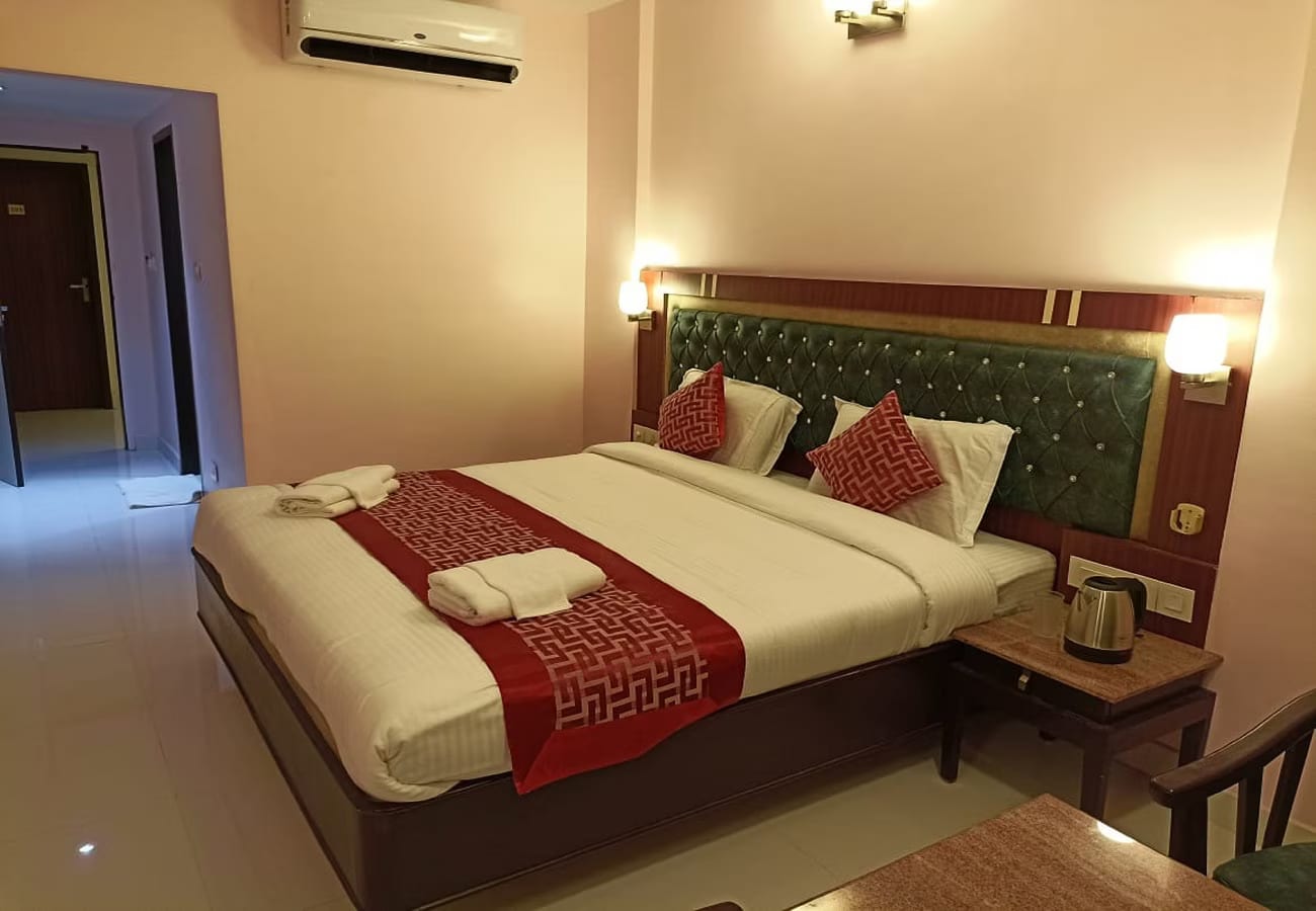 Deluxe Room with Balcony at Daffodil Inn Velankanni